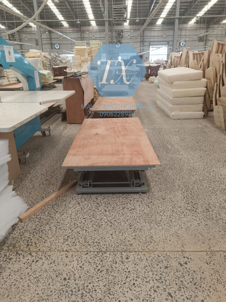 Bàn nâng hạ sofa