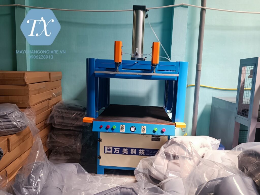 Máy ép chân khho6ng nệm topper